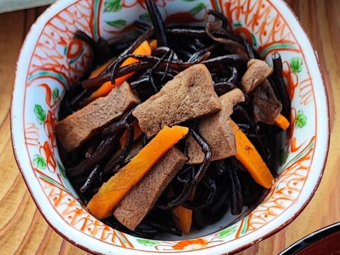 高野豆腐入りひじきの煮物